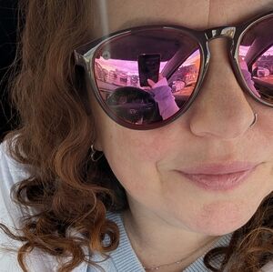 Meet your Posher, Angie